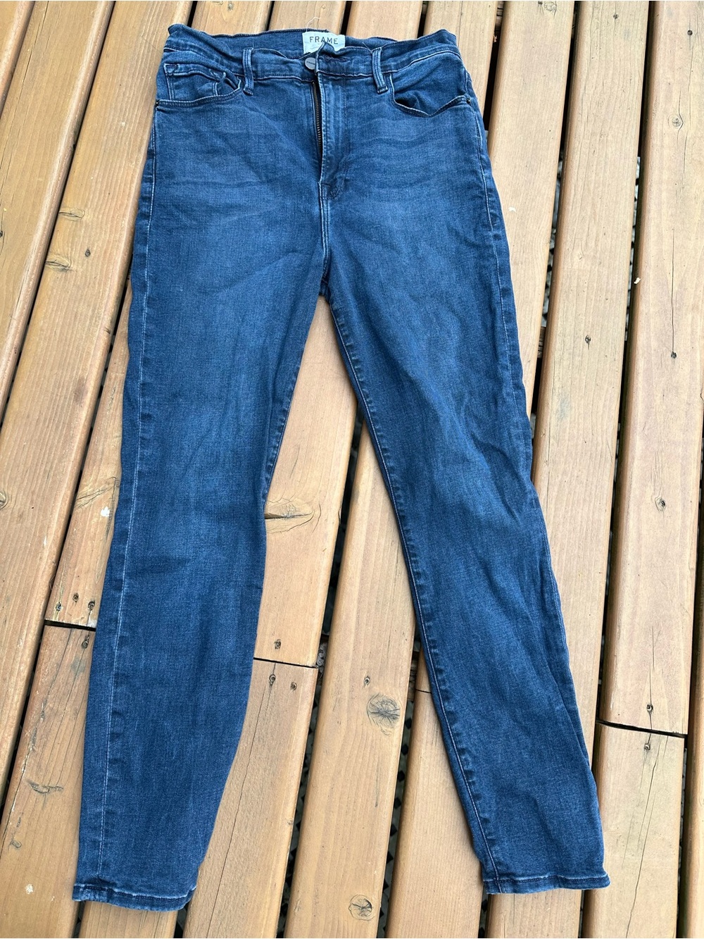 Frame Denim Skinny Jeans in Dark Blue Wash